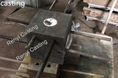 Melting aluminum pouring into Gravity,permanent mould to make casting